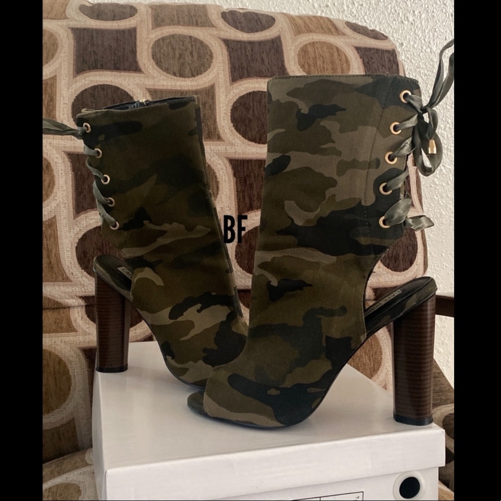 SOLD!!!!! Cape Robbin Camo Connie Heeled Boots